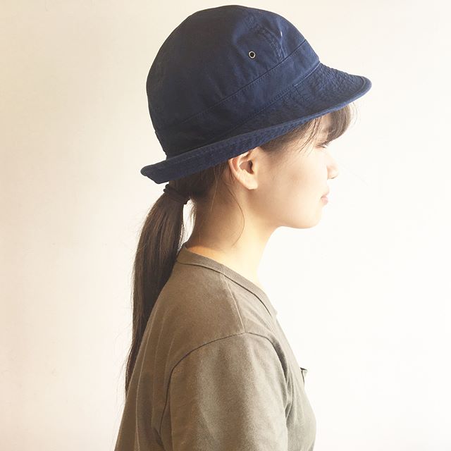 .MHL.denim canvas.インディゴのように経年変化をたのしめるミリタリーハットキャップのようなクラウン形状。.#MHL.#denim canvas #militaryhat#faded #hat#hausmatsue #島根 #松江
