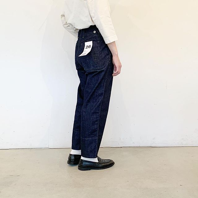 秋冬から展開されているMHL WIDE HEM TROUSERのデザインで今シーズンのCANTON入荷です。ヴィンテージのワークウエアから