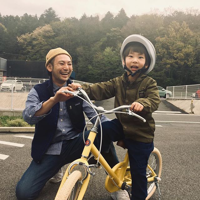 お子様もお父さんお母さんにも人気の#tokyobike新色のレモンに🍋乗って 