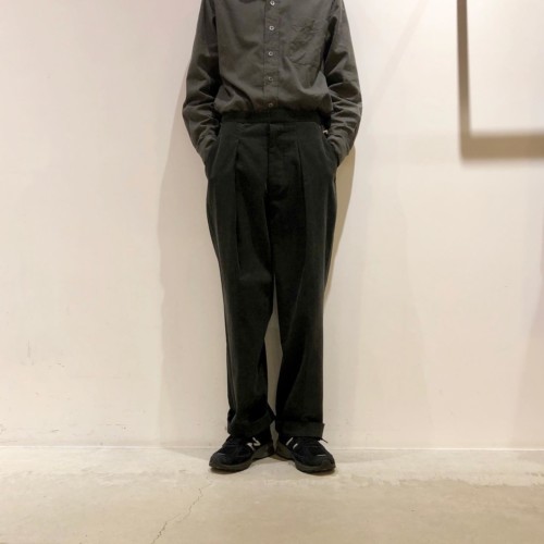 KAPTAIN SUNSHINE 「One Pleats Wide Trousers」 . 上質な質感で大人の